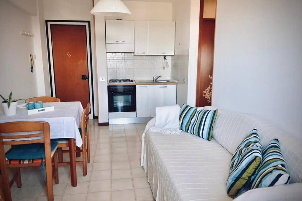 Appartement Bilocale Vista Mare à Fano Extérieur photo